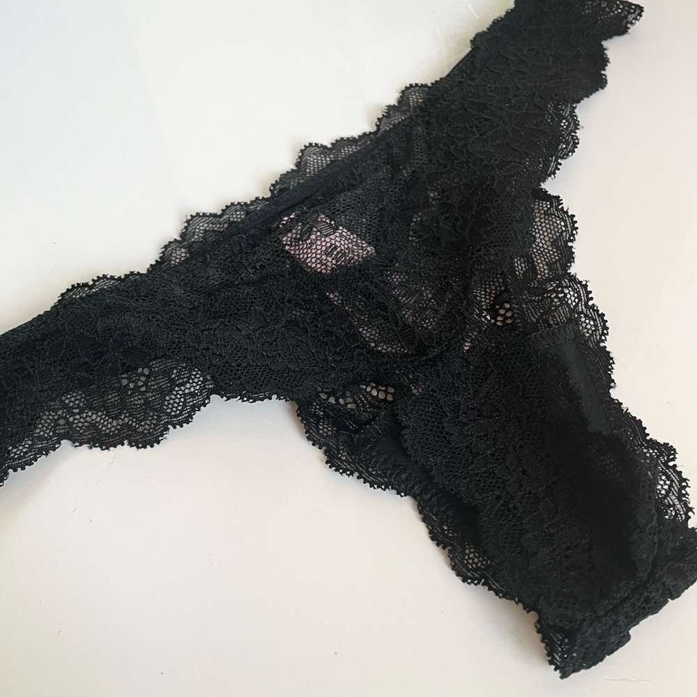 VICTORIA’S SECRET dream angels black lace thong